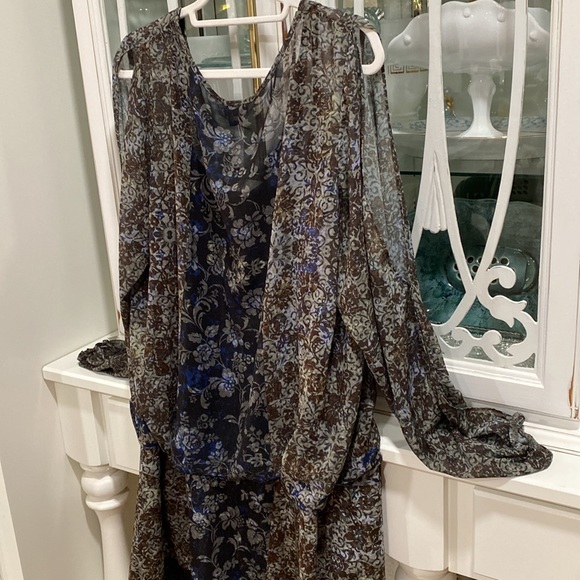 161. City Chic Dress Oversized floral open sleeve sheer top w/ zipper on skirt - Picture 10 of 11